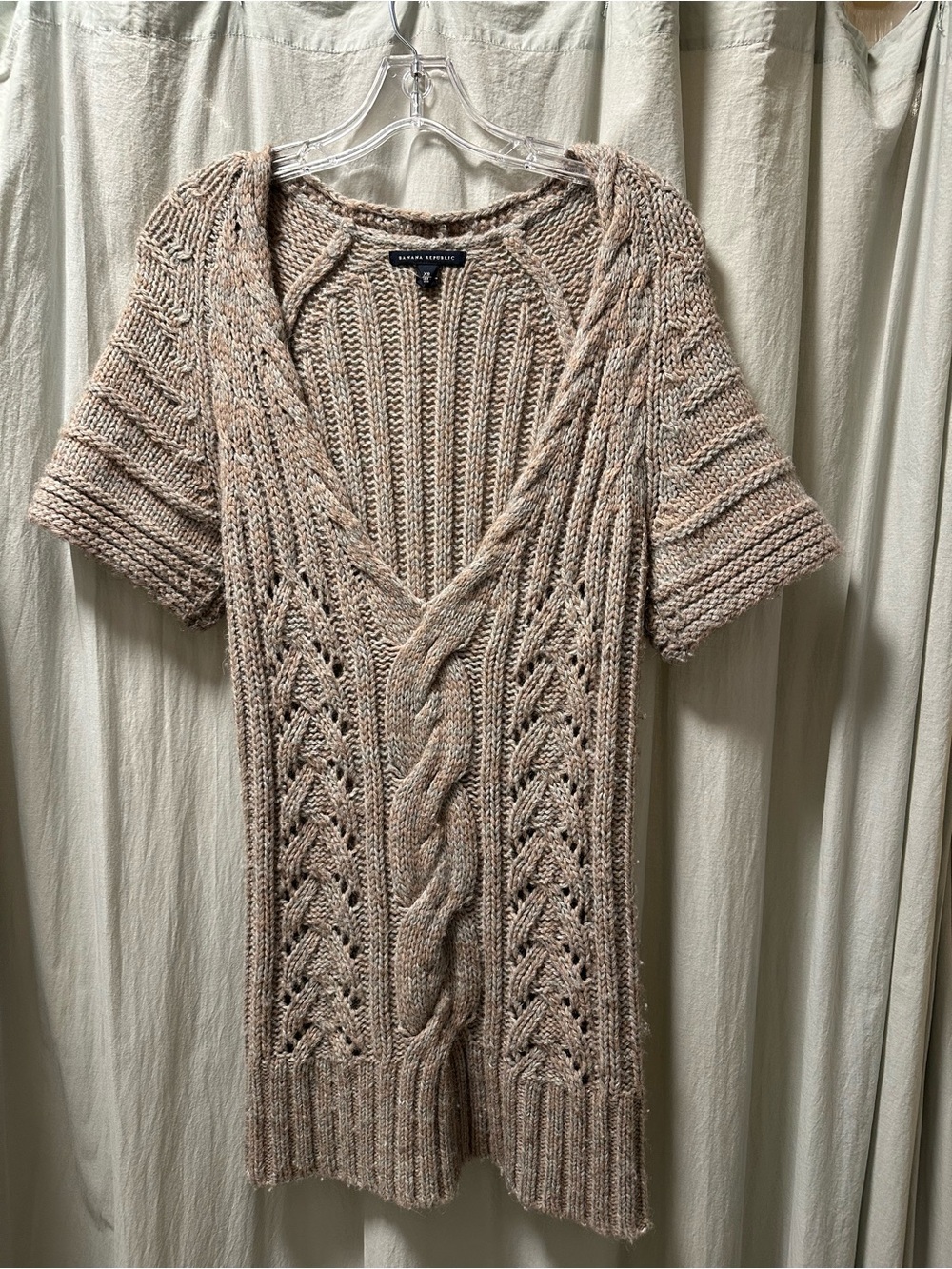 Banana Republic Beige Cable-Knit V-Neck Short Sleeve Sweater XS